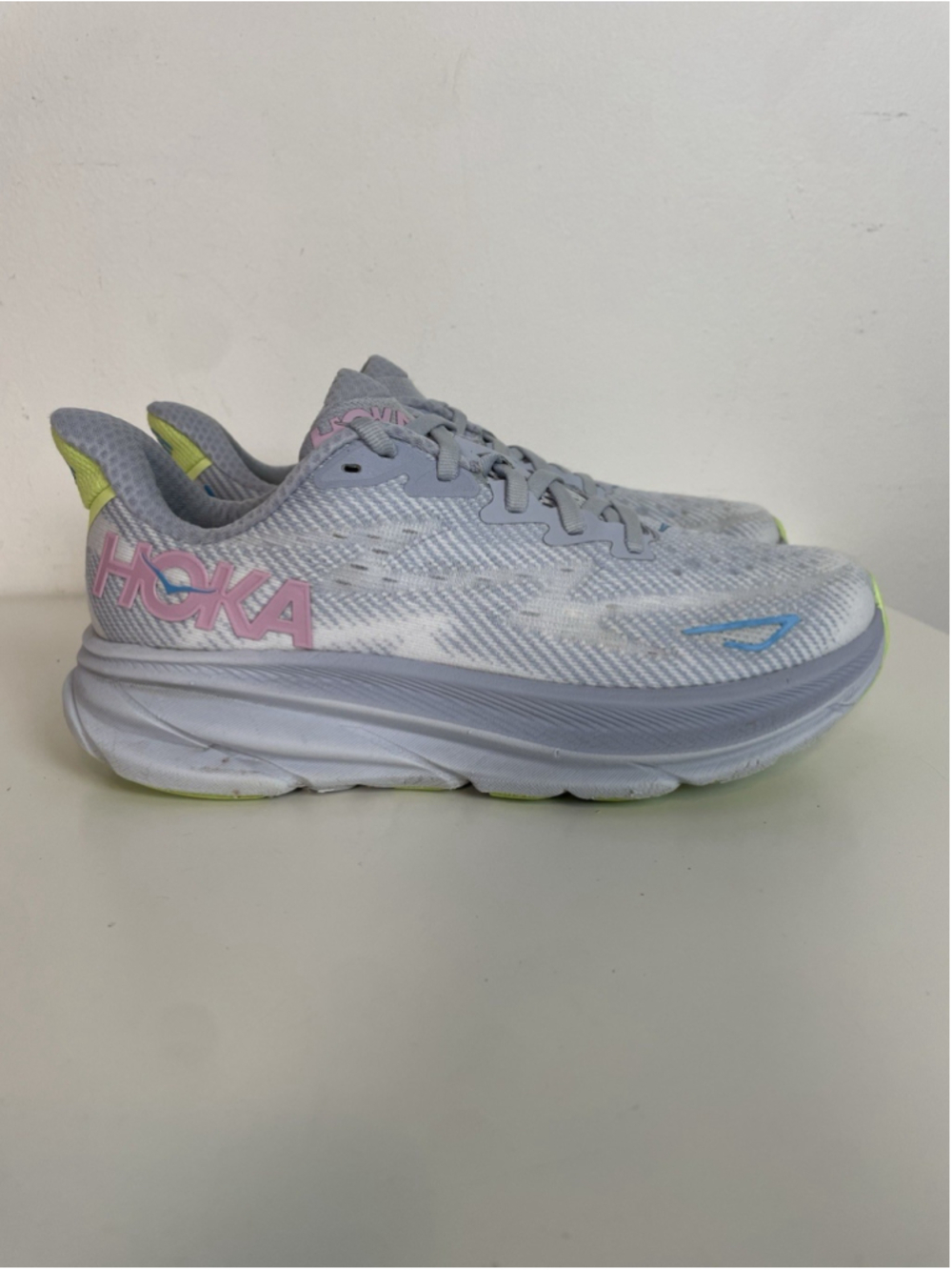 Hoka Clifton 9 Women’s 7B Gull Sea Ice Running Shoes Sneakers Blue Pink